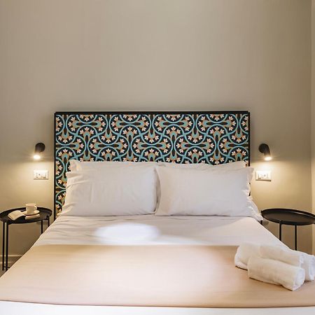 Hotel Almica24 Bari Esterno foto