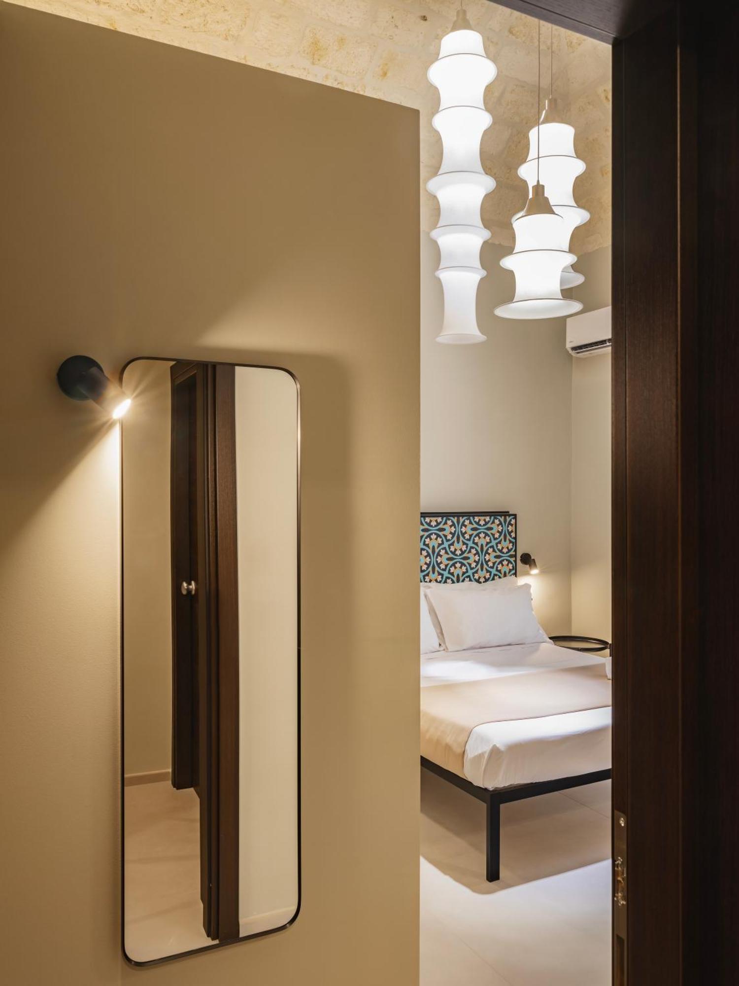 Hotel Almica24 Bari Esterno foto