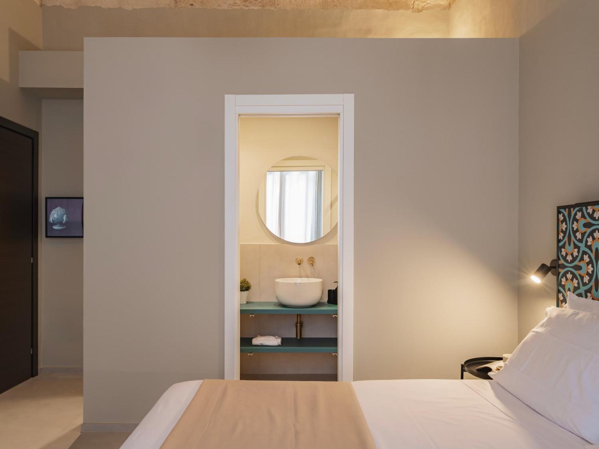 Hotel Almica24 Bari Esterno foto