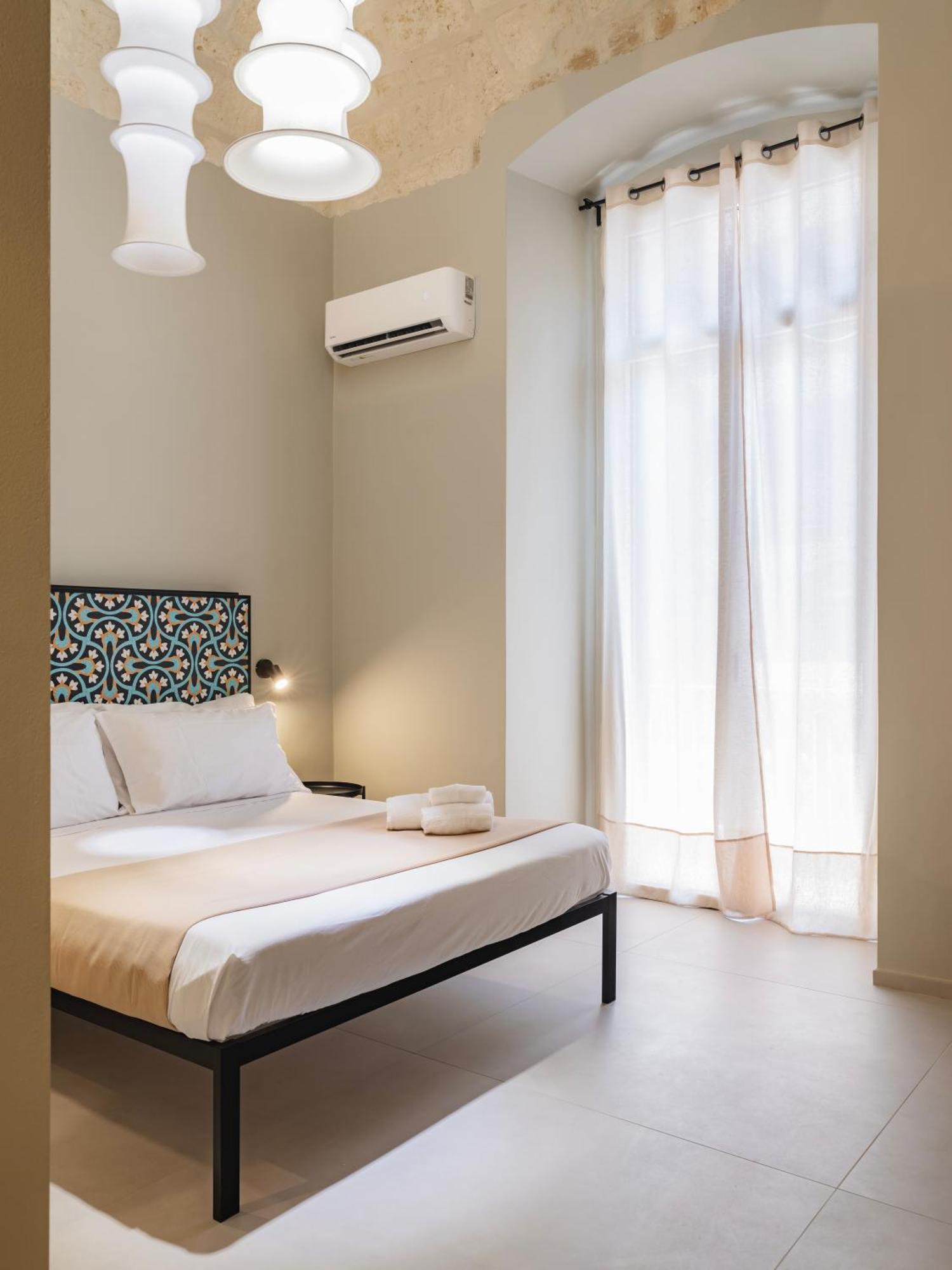 Hotel Almica24 Bari Esterno foto
