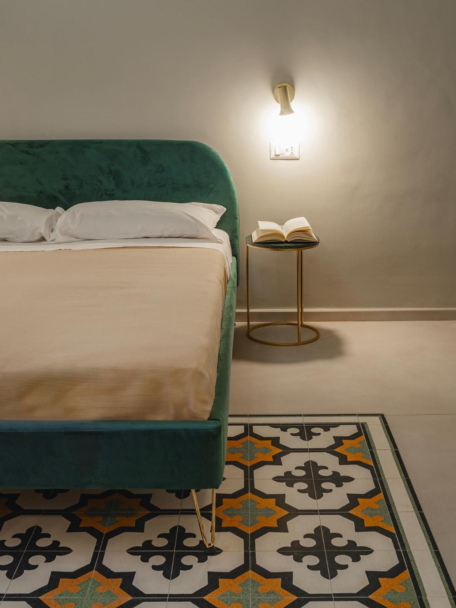 Hotel Almica24 Bari Esterno foto