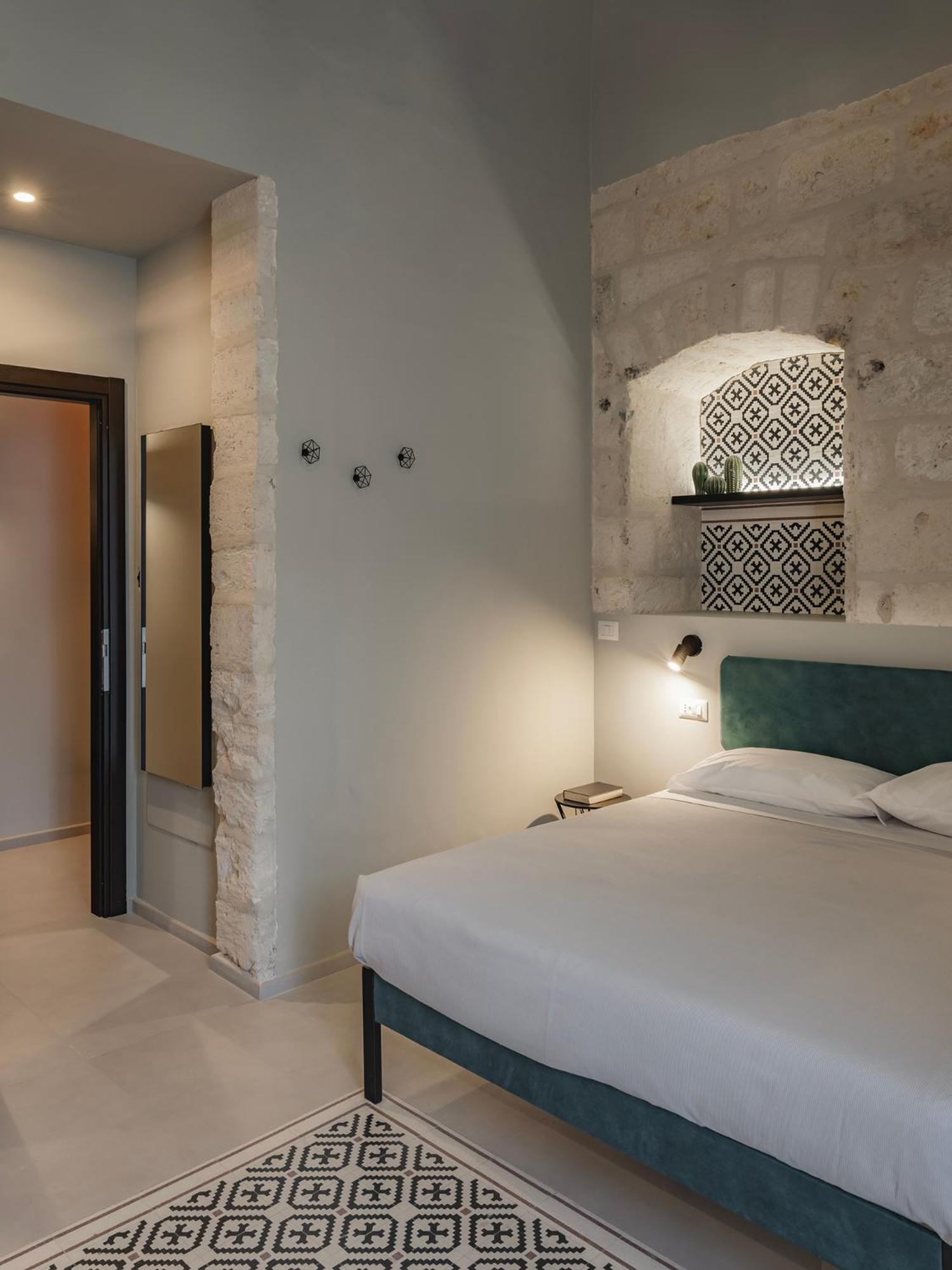 Hotel Almica24 Bari Esterno foto